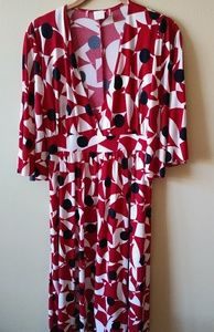 Plunge polka dot/pattern 70's style dress